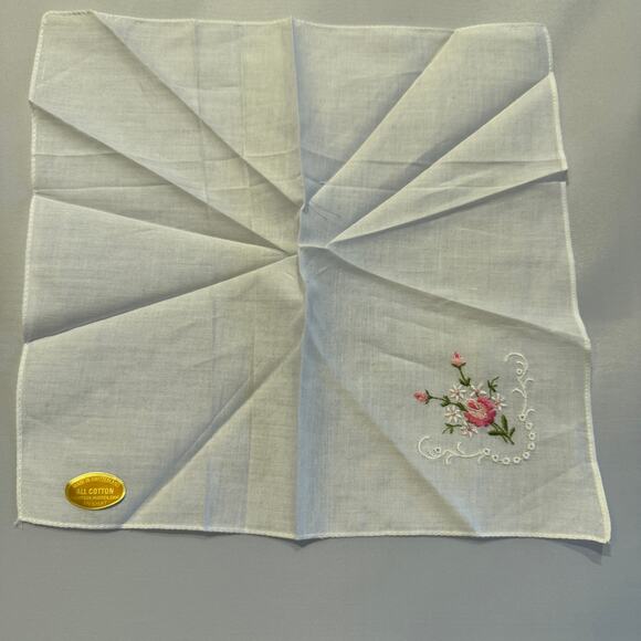 Lot of 6 Vintage Dainty Handkerchiefs - Picture 8 of 8